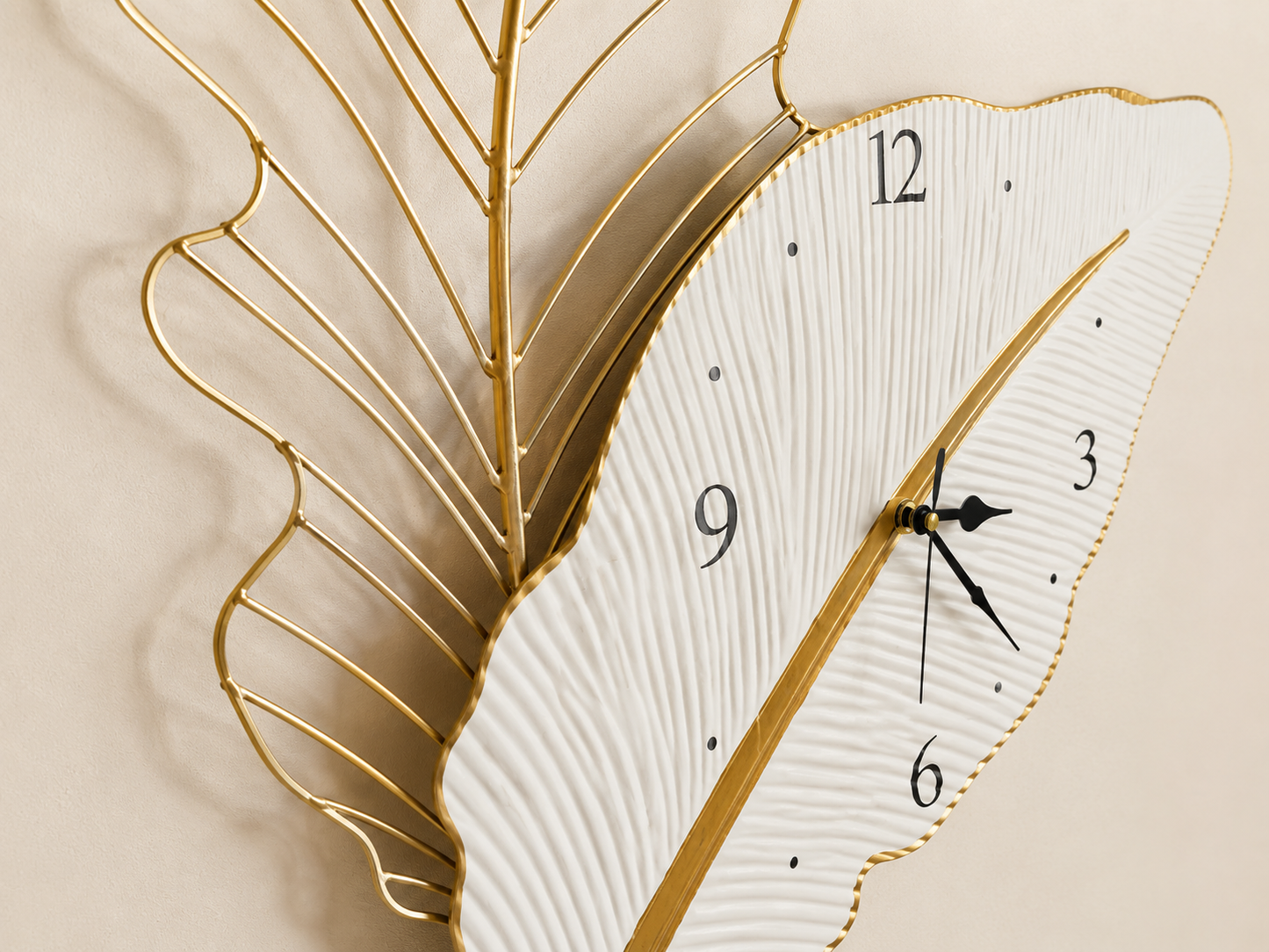 Aurelia Leaf Wall Clock
